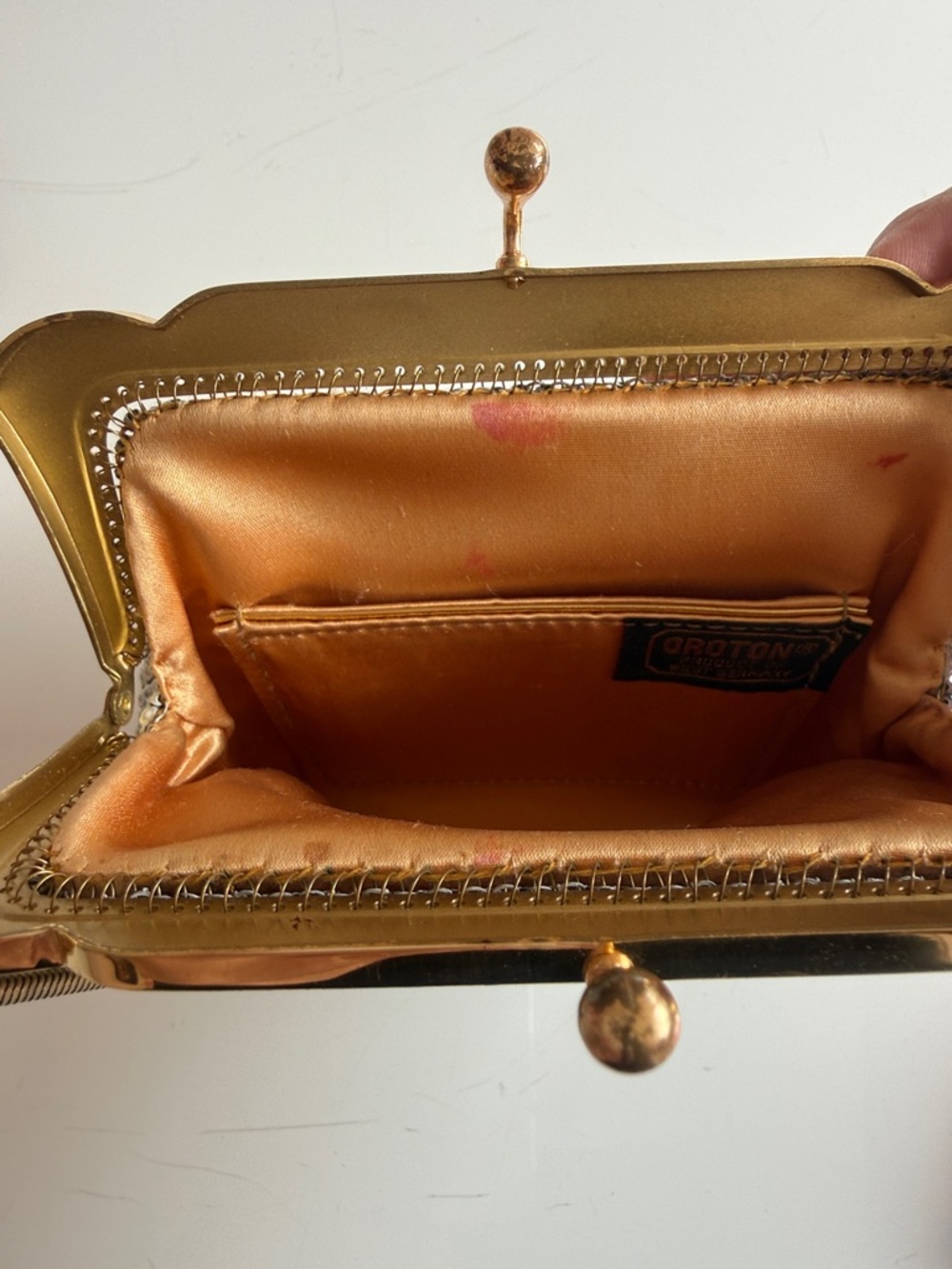 Oroton White Beaded Evening Clutch with Gold Frame - Picture 5 of 12